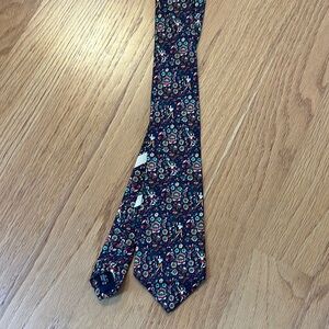 Salvatore Ferragamo Navy Floral Dancers Tie 100% silk